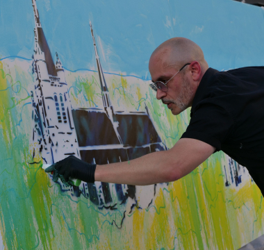 Artiste qui peint lors de Montmartre à Montmorency 2022