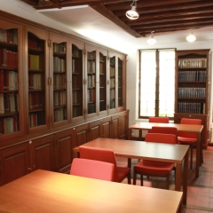 Bibliothèque d'études rousseaussistes