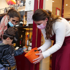 Déambulation de personnages, distribution de bonbons, ... Vos commerçants ont fêté Halloween !