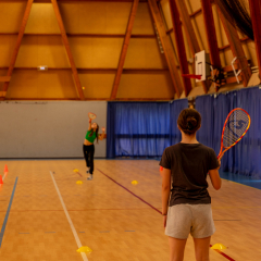 Avez-vous déjà essayé le speedminton ?